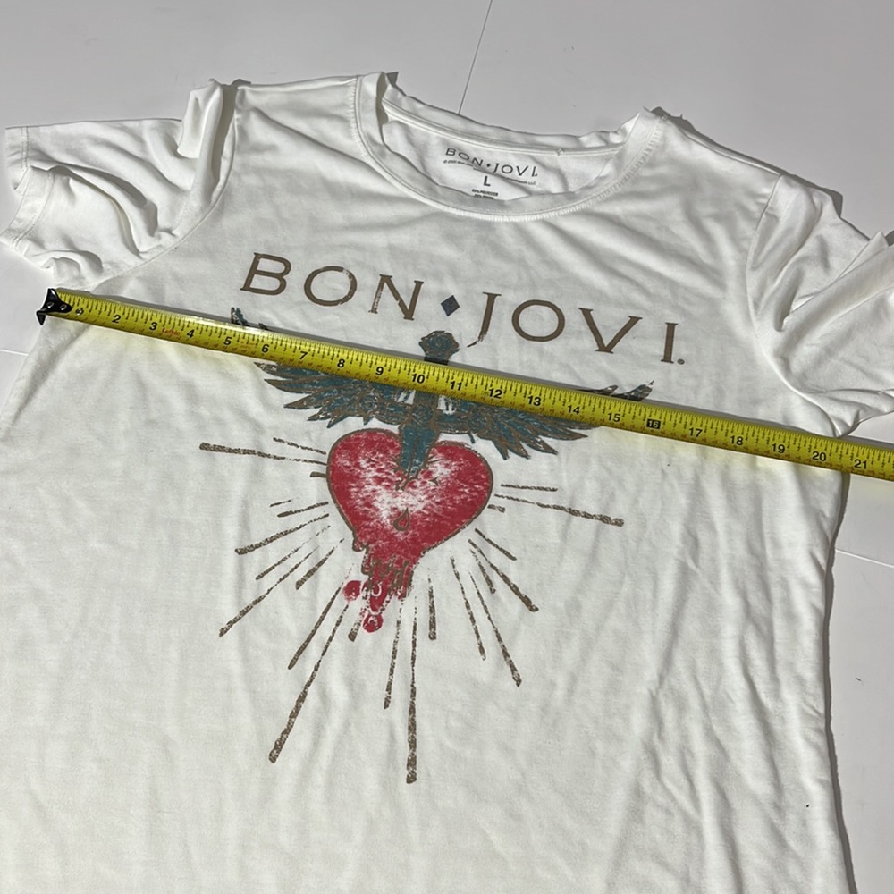 Bon Jovi White Band Graphic Tee Womens Top T-shirt Large Sword Angel Wings Heart - Picture 5 of 5